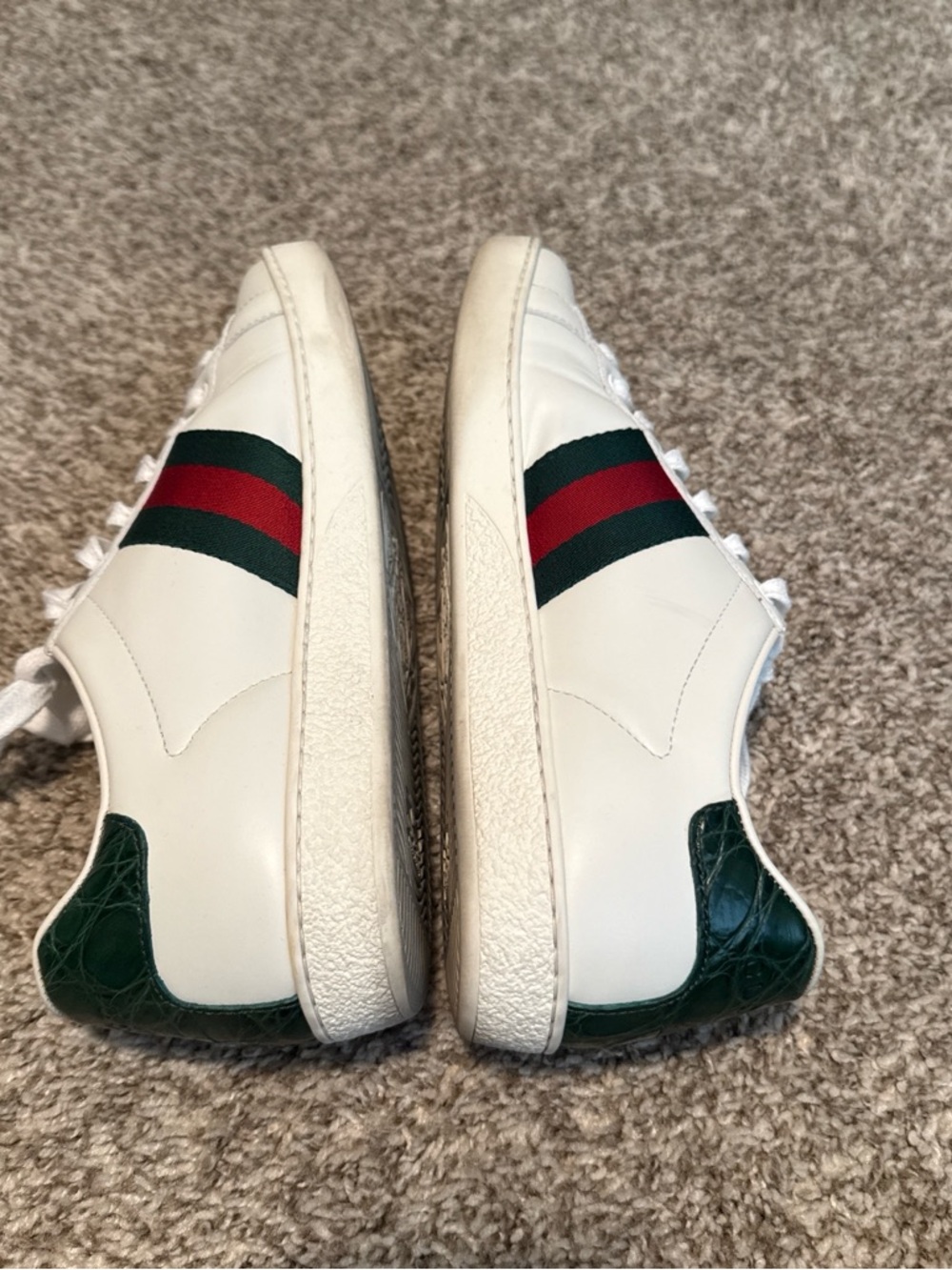 Authentic Gucci White Low-Top Leather Sneakers with Red & Green Stripe - Picture 4 of 7